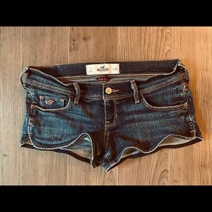 Hollister Jean Shorts (Size 3)
